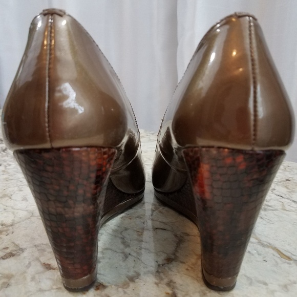 Donald J pliner bronze wedge - Picture 2 of 6